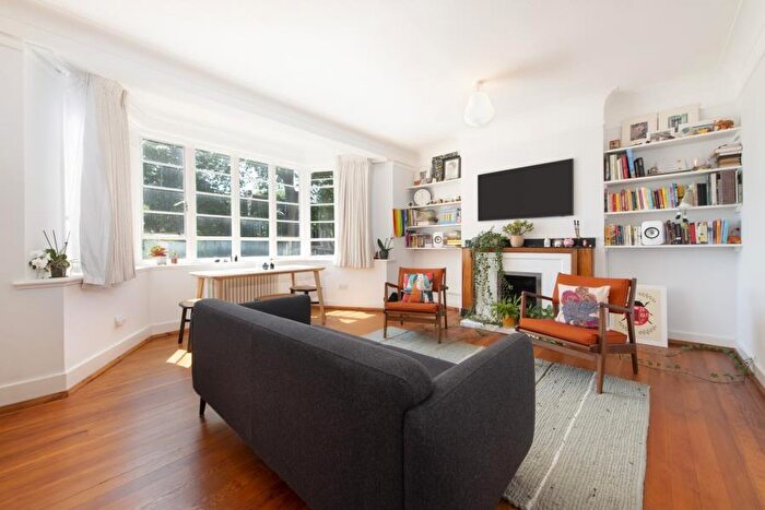 2 Bedroom Flat To Rent In Wedderburn Road, Hampstead, NW3