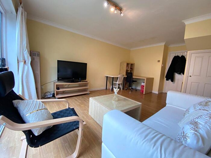 2 Bedroom Terraced House To Rent In Webster Road, London, SE16