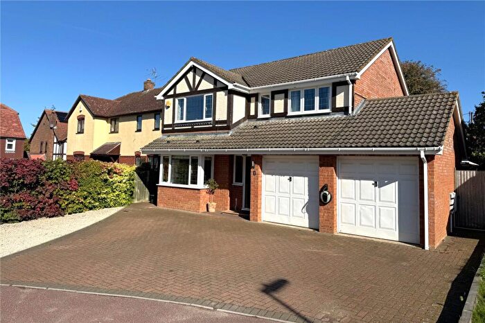 4 Bedroom Detached House For Sale In Lees Meadow, Hook, Hampshire, RG27