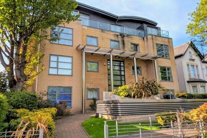 2 Bedroom Flat To Rent In - Wilmslow Road, Manchester, M20