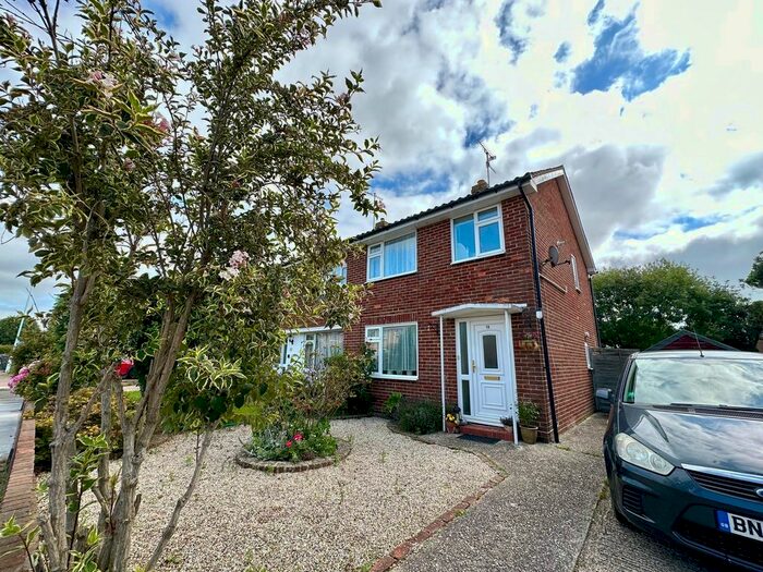 3 Bedroom End Of Terrace House To Rent In Chippers Road, Worthing, BN13