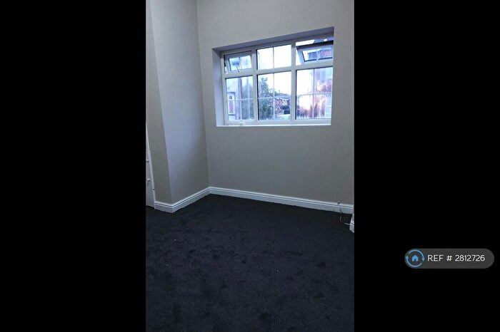 1 Bedroom Flat To Rent In Peel Grove, Manchester, M12