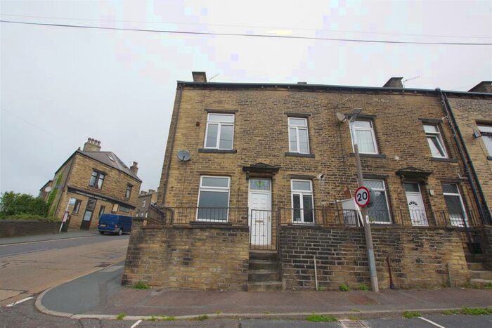 3 Bedroom End Of Terrace House To Rent In Clay Street, Sowerby Bridge, HX6