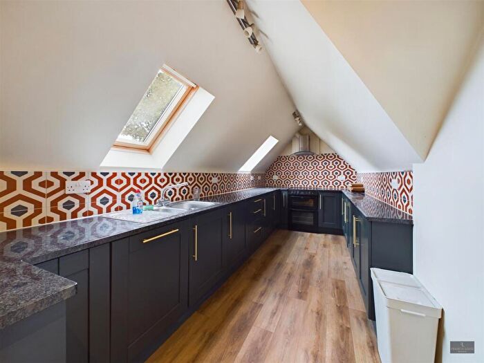 3 Bedroom Flat To Rent In Barnfield Road, Exeter, EX1