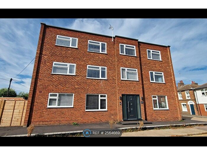2 Bedroom Flat To Rent In Marsh House, Whitstable, CT5