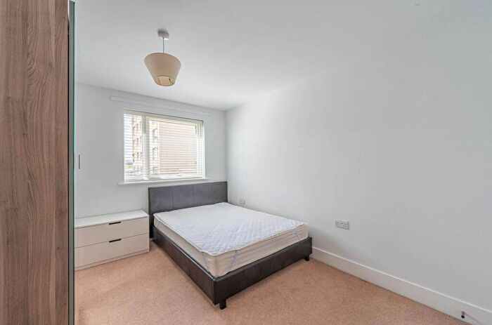 1 Bedroom Flat For Sale In Contessa Court, Isle Of Dogs, London, E14