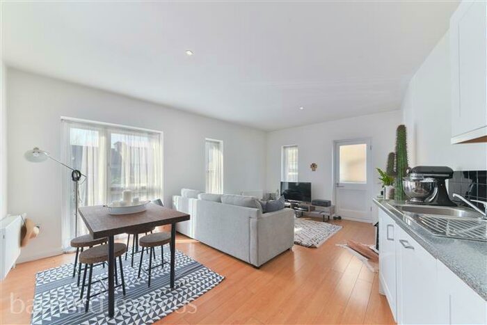 1 Bedroom Flat To Rent In Furley Road, London, SE15