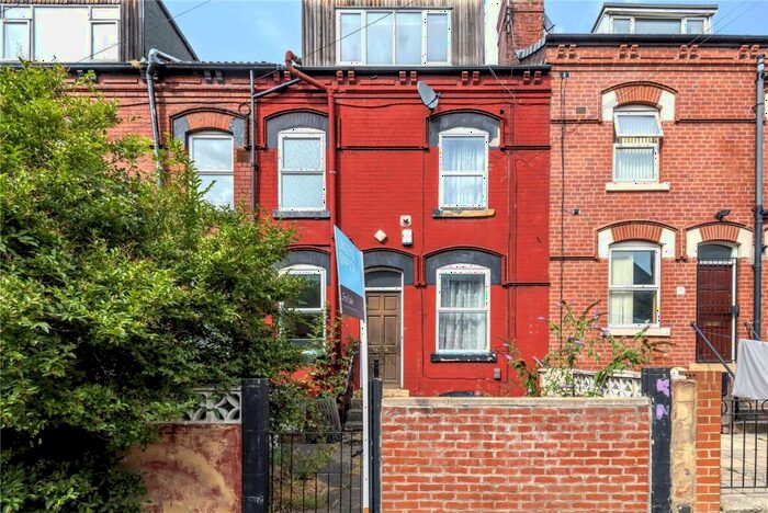 2 Bedroom House To Rent In Bayswater Place, Leeds, West Yorkshire, Uk, LS8