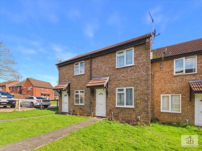 1 Bedroom Terraced House For Sale In Sycamore Close, Ipswich, IP8