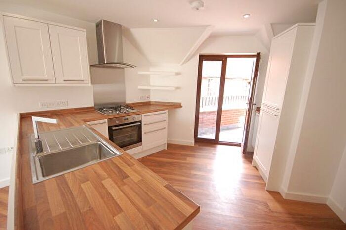 2 Bedroom Flat To Rent In Thatcham, Berkshire, RG19