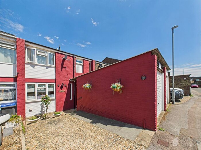 3 Bedroom Terraced House For Sale In Peterswood, Harlow, CM18