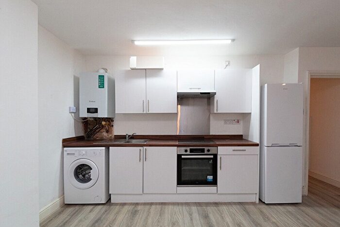 2 Bedroom Flat To Rent In Powis Square, Notting Hill, London, W11