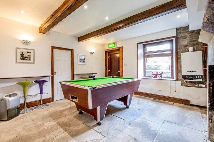 3 Bedroom Terraced House For Sale In Wessenden Head Road, Holmfirth, HD9