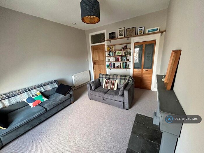 1 Bedroom Flat To Rent In Rossie Place, Edinburgh, EH7