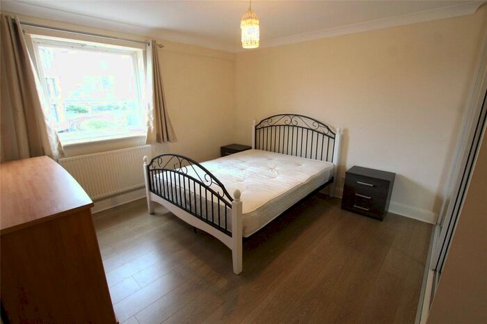 2 Bedroom Flat To Rent In Caraway Heights, Poplar High Street, London, E14