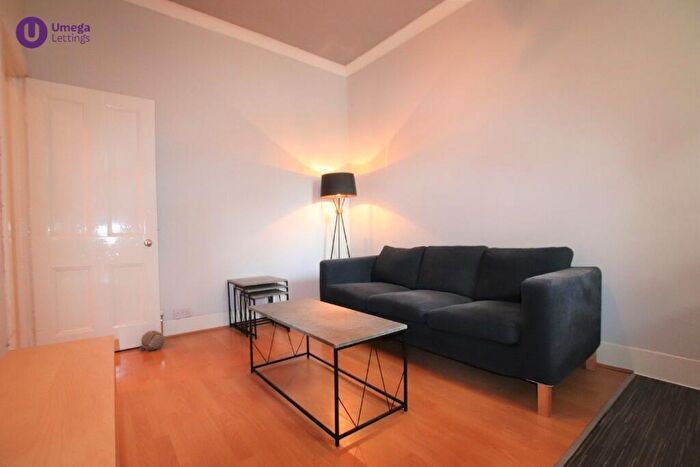 1 Bedroom Apartment To Rent In Murieston Road, Dalry, Edinburgh, EH11