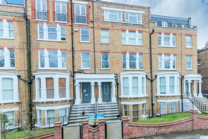 2 Bedroom Flat To Rent In The Gardens Dulwich, SE22