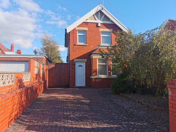 2 Bedroom Detached House To Rent In Hungerford Road, Lytham St Annes, FY8