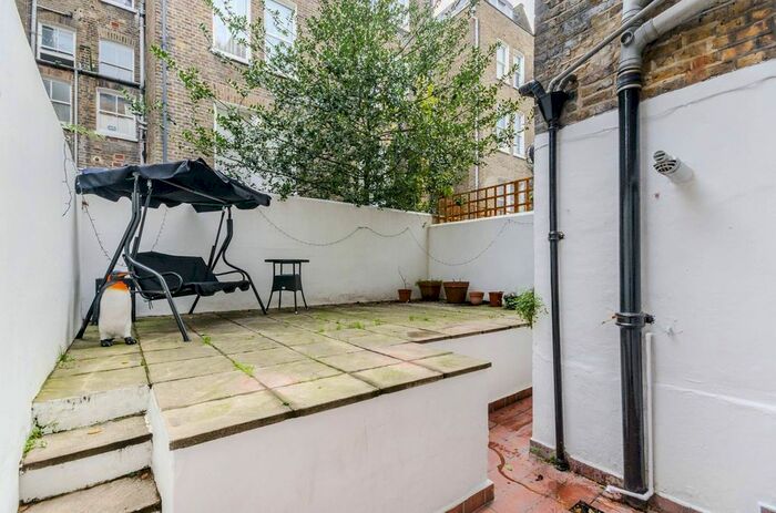 1 Bedroom Flat To Rent In Comeragh Road, Barons Court, London, W14