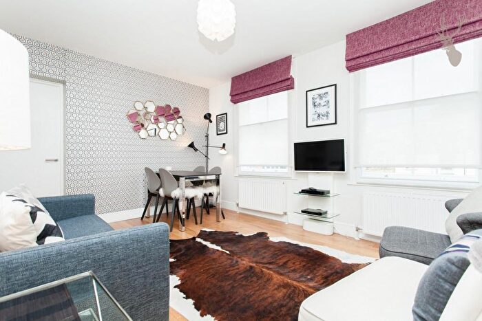 1 Bedroom Apartment To Rent In Columbia Road, Shoreditch, E2