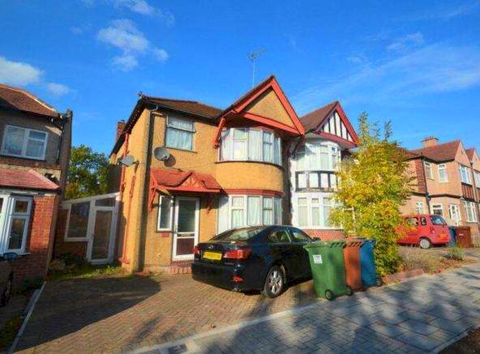 3 Bedroom Semi Detached House For Sale In Kings Way, Harrow, Middlesex HA1