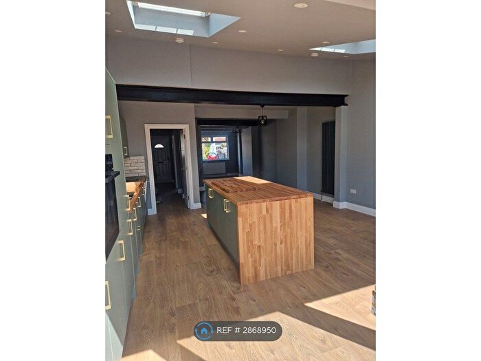 4 Bedroom Terraced House To Rent In Sherwood Avenue, London, SW16