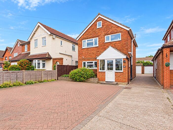 3 Bedroom Detached House For Sale In A School Road, Ashford, Surrey, TW15