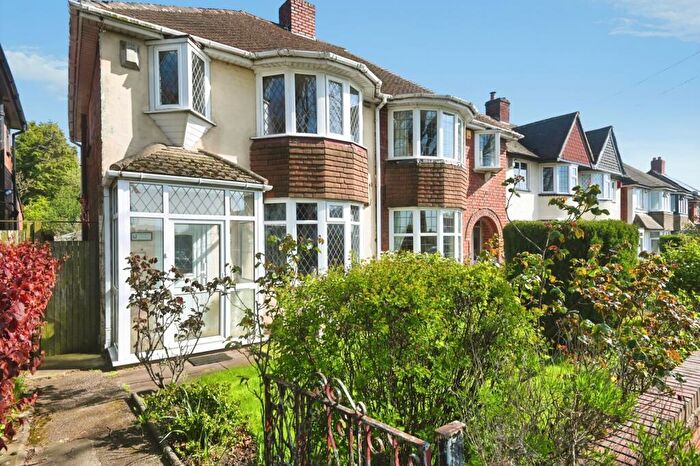 3 Bedroom Semi Detached House For Sale In Kings Road, Sutton Coldfield, West Midlands, B73