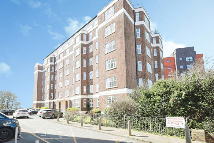 1 Bedroom Apartment For Sale In Broadway West, Leigh-on-sea, SS9