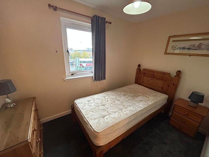 2 Bedroom Flat To Rent In Abbey Lane, Abbeyhill, Edinburgh, EH8