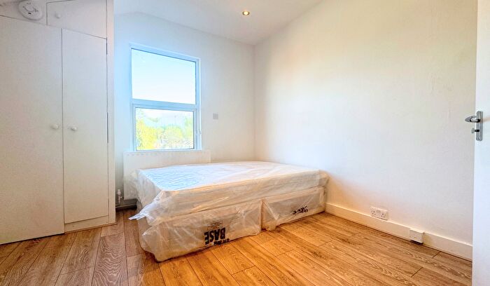 Studio To Rent In Wickham Lane, London, SE2