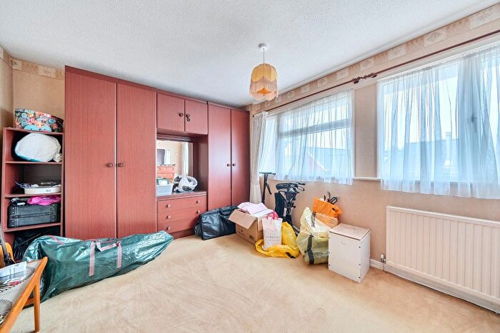 3 Bedroom End Of Terrace House For Sale In St. Marys Green, Kennington, Ashford, TN24 - Photo 11