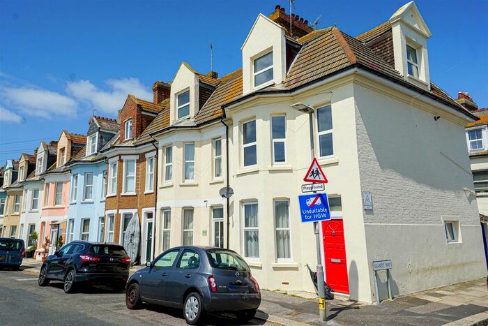 3 Bedroom Maisonette For Sale In Seaside Road, St. Leonards-On-Sea, TN38