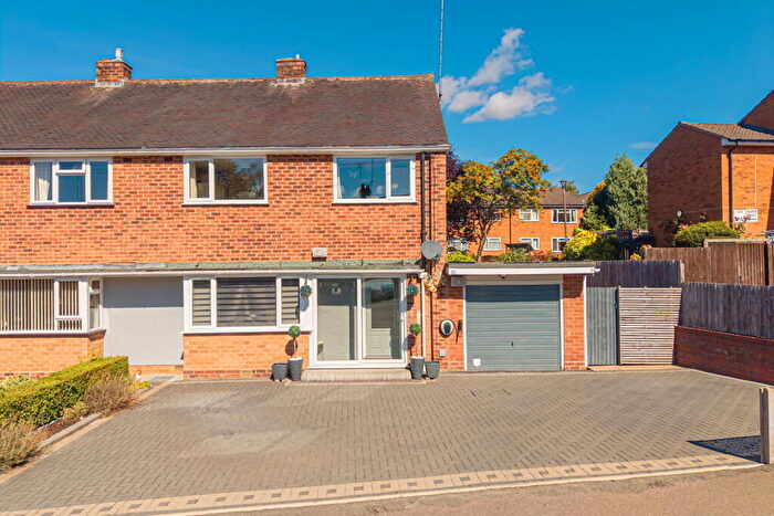 3 Bedroom Semi-Detached House For Sale In Tennyson Road, Redditch, B97