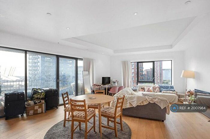 2 Bedroom Semi-Detached House To Rent In Grantham House, London, E14