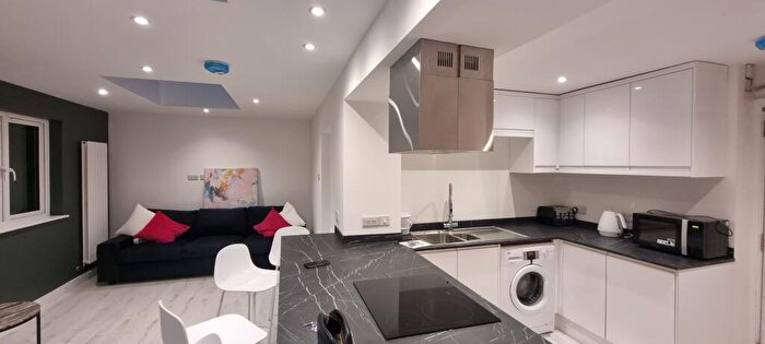 5 Bedroom End Of Terrace House To Rent In Linley Close, Bath, BA2