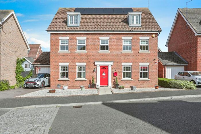 5 Bedroom Detached House For Sale In Bilberry Close, Red Lodge, Bury St. Edmunds, IP28