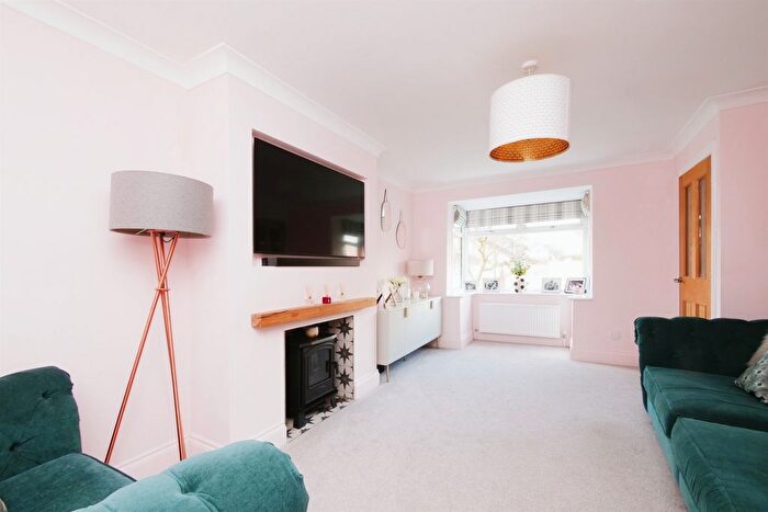 4 Bedroom Detached House For Sale In The Chestnuts, Wigginton, York, YO32