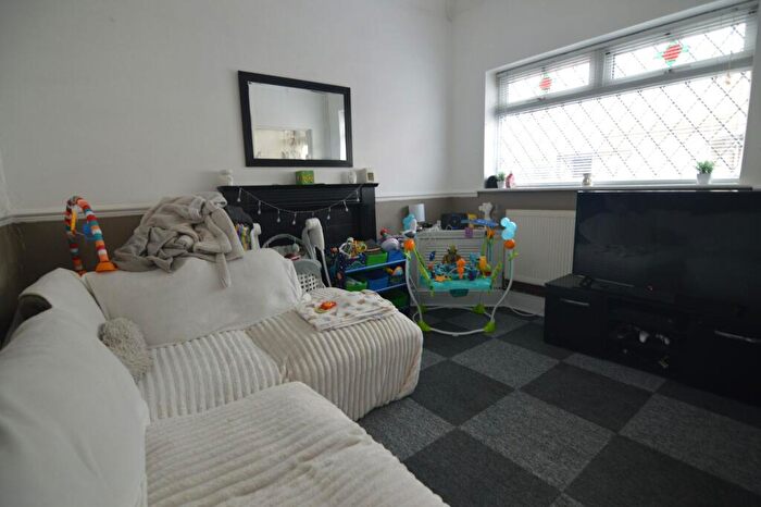 3 Bedroom Terraced House To Rent In Donnington Street, Grimsby, DN32