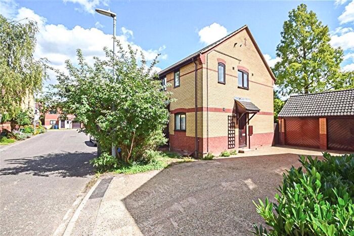 3 Bedroom Semi-Detached House To Rent In Mander Way, Cambridge, CB1
