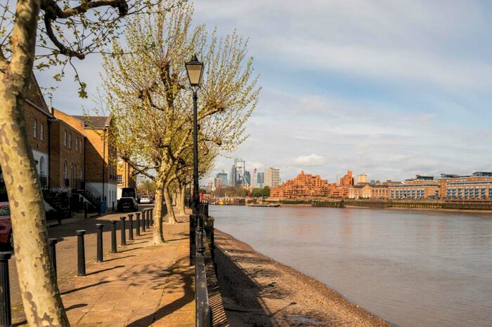 2 Bedroom Flat To Rent In Rotherhithe Street, Rotherhithe, London, SE16