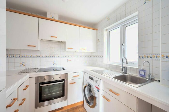 1 Bedroom Flat To Rent In Southey Road, Wimbledon, London, SW19