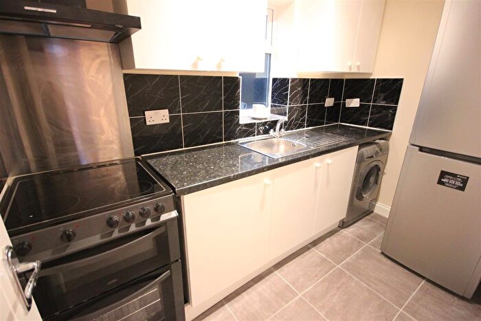 1 Bedroom Maisonette To Rent In Axholme Avenue, Burnt Oak, Edgware, HA8