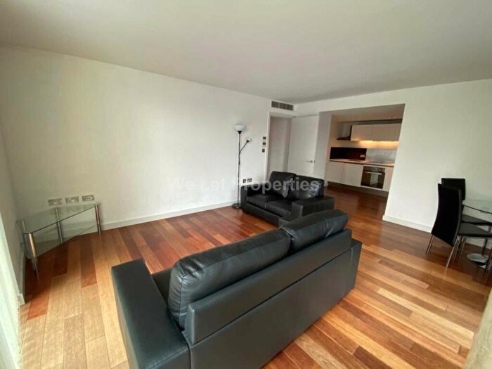 2 Bedroom Apartment To Rent In West Tower, Brook Street, L3