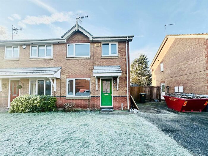 3 Bedroom House To Rent In Syon Park Close, West Bridgford, NG2