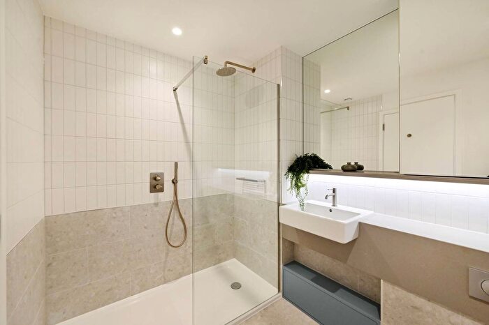 3 Bedroom Flat For Sale In Brent Cross Town, Brent Cross, NW2