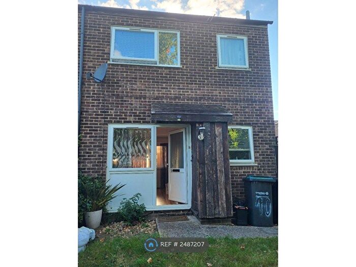 1 Bedroom Terraced House To Rent In Apsledene, Gravesend, DA12