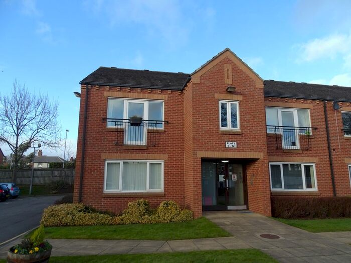 2 Bedroom Flat To Rent In Marshall Court, Yeadon, Leeds LS19