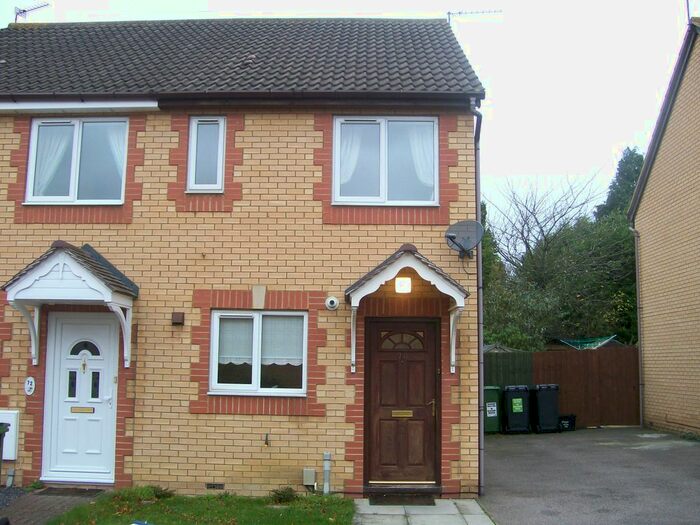 2 Bedroom Semi-Detached House To Rent In Simpson Close, Luton, LU4
