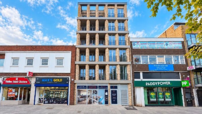 3 Bedroom Flat For Sale In The Grove, Stratford, E15